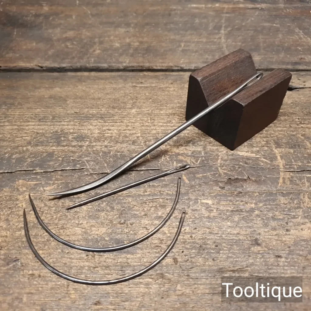 4 No: Vintage Cast Steel Craft Needles in Good Condition